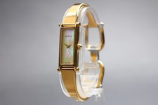 Vintage [Exc+4] GUCCI 1500 Gold White Shell Bangle Qz Watch Ladies From JAPAN