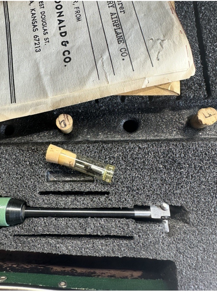 Mahr Federal 1204P-1-R2 Small Dial Bore Gage W: Attachments