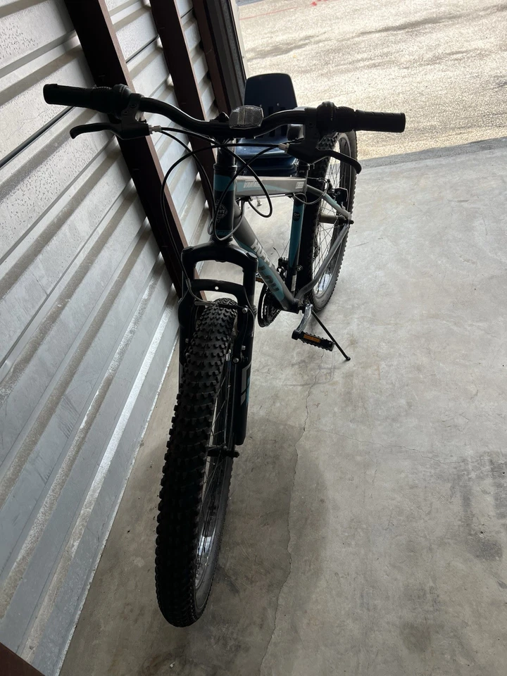 Huffy Men’s Vantage 3.0 Mountain Bike - Image 2 of 2