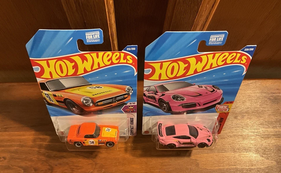 Hot Wheels~Honda S800 Racing (Caça ao Tesouro) e Porsche 911 GT3 RS/Rosa~Fechado - Imagem 3 de 4