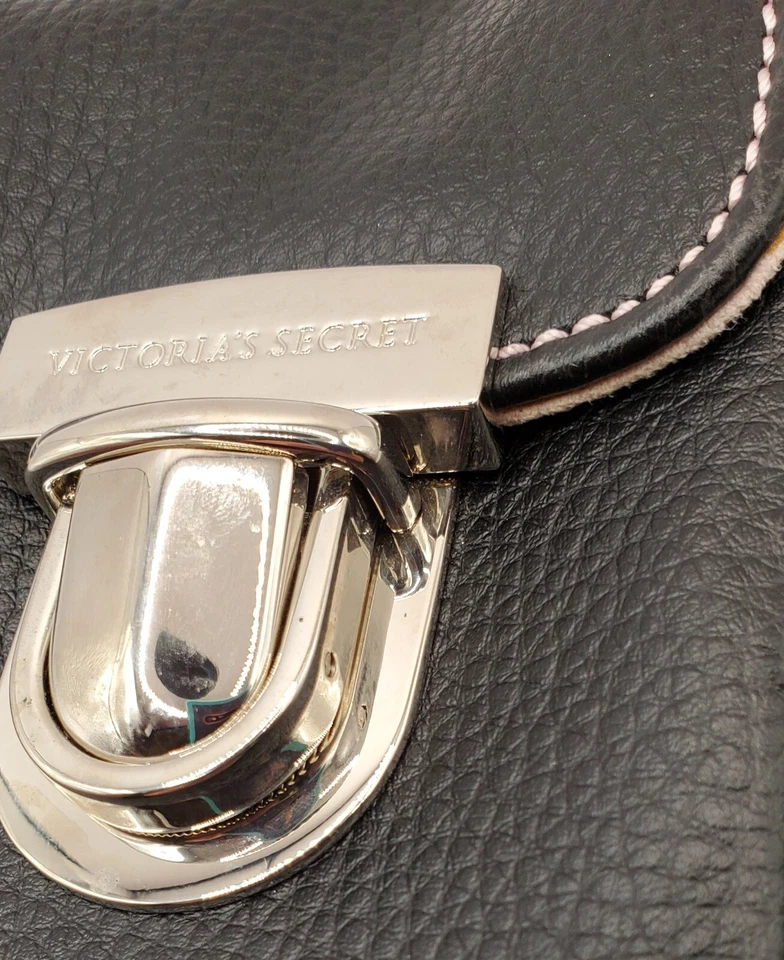 Victoria's Secret Bandolera Soporte para Teléfono Negro Cuero Hebilla Cartera 3"x1"x6" Foto 4 de 4