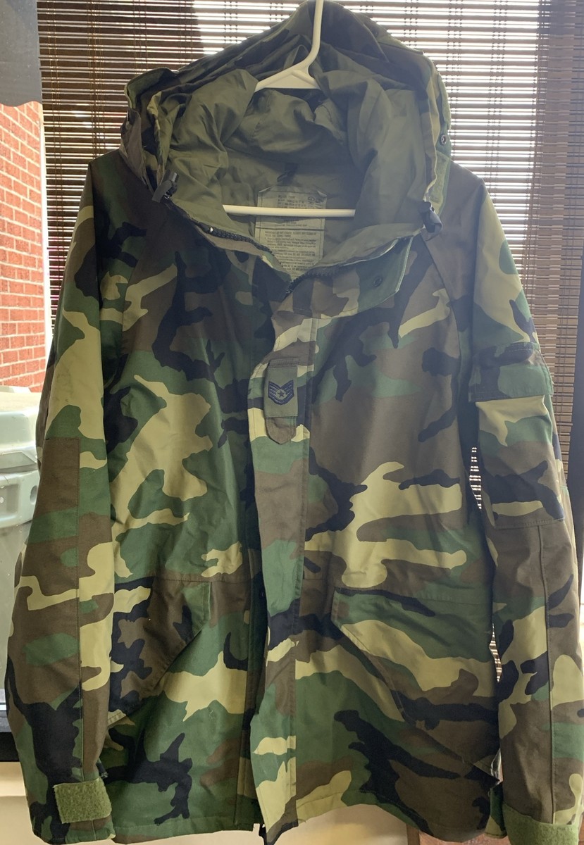US Military Cold Weather Camouflage Parka Medium Short SP0100-96-D-4002 US Military Cold Weather Camouflage Parka Medium Short SP0100-96-D-4002
