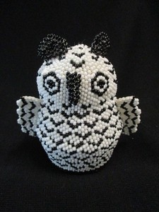 ZUNI BEADED OWL 1970's Native American Indian SIGNED M. EDAAKIE 3 1/4" high