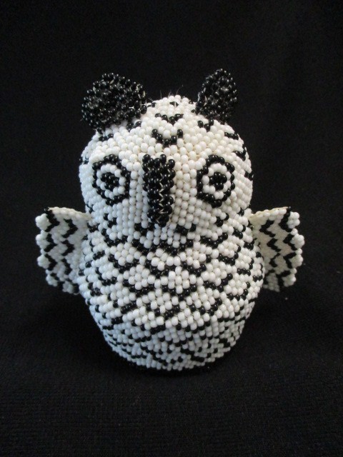 ZUNI BEADED OWL 1970's Native American Indian SIGNED M. EDAAKIE 3 1/4" high