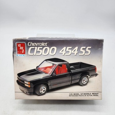 UH AMT Ertl Chevrolet C1500 454 SS 1:25 Unassembled  Model Kit 6032 New Open Box