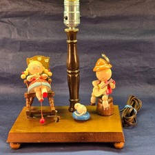 Vintage Older version Childrens Lamp/Music Box Animated Rock A Bye Baby Song-