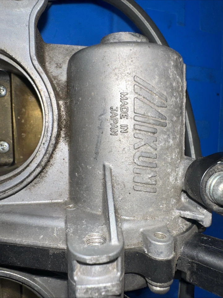 09-14 Yamaha YZF R1 Completo INYECTORES DE COMBUSTIBLE ADMISIÓN CUERPOS DEL ACELERADOR CUERPO 11 12 13 Foto 2 de 4