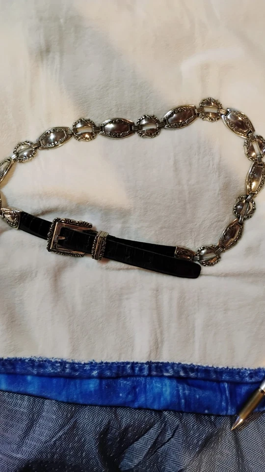 Cinturón negro Brighton Concho de colección con herrajes en tono plateado de 1996 Foto 2 de 4