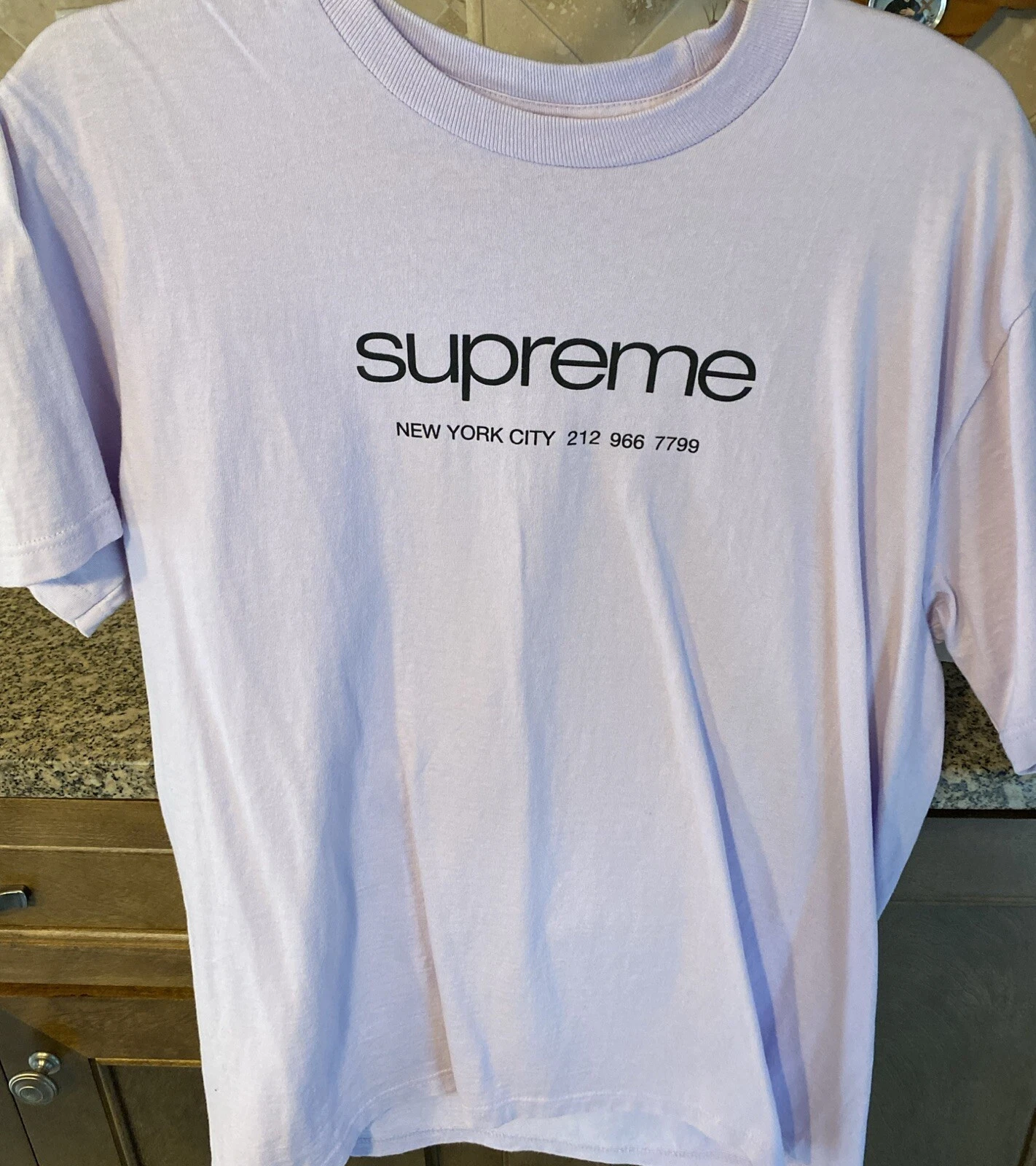 Supreme Shop Tee   Violet clair (SS20) Medium   Porté une fois   100 % authentique