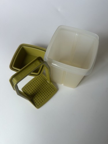 Vintage Tupperware Pickle Keeper Container Avocado Green - Picture 2 of 3