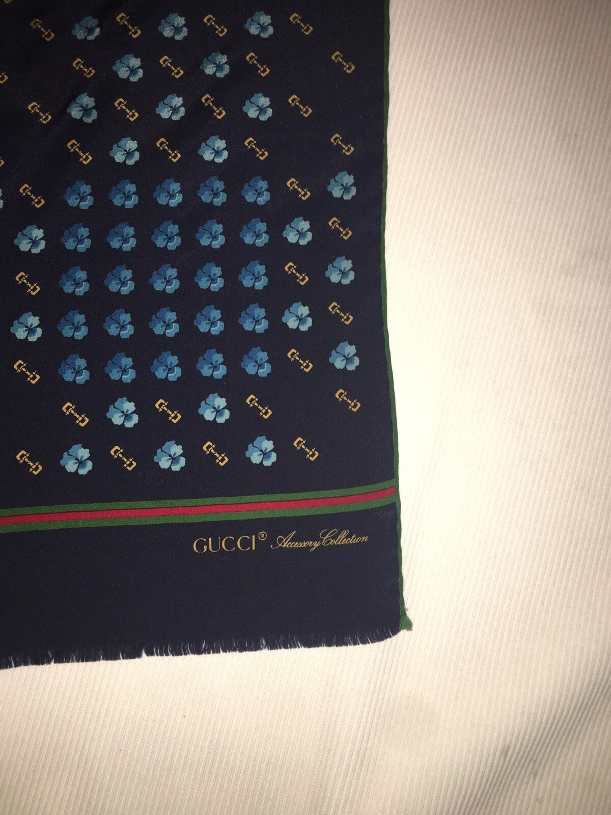 GUCCI Vintage Accessoire Collection Floral & Bit Bride RECTANGLE Soie FOULARD