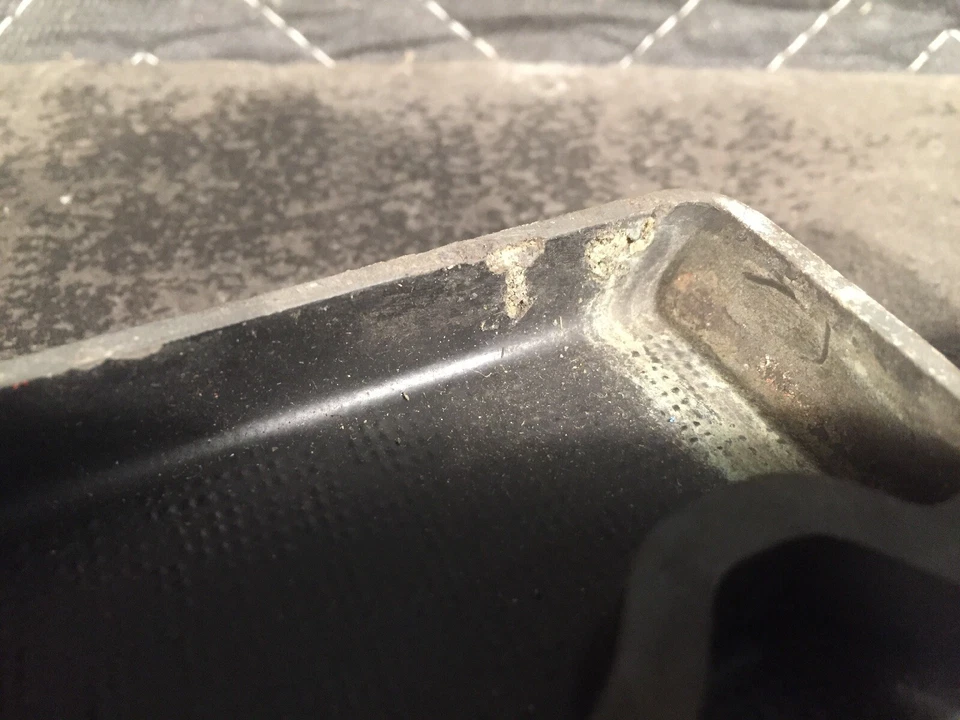 Cubierta de válvula inferior Porsche 911 901.105.116.0R ver fotos y descripción -- Foto 4 de 4