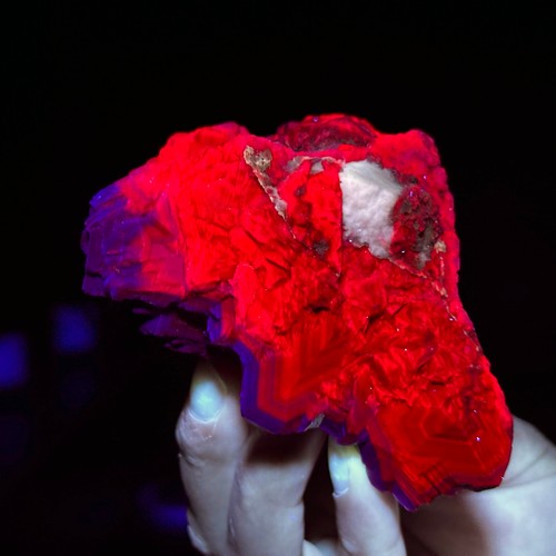 333G Natural Black Rose Fluorescent Cube Fluorite Specimen/Glow Under UV Light - Picture 4 of 21