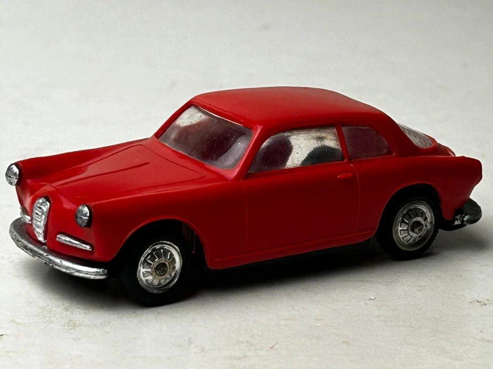 Alfa Romeo Giulietta Sprint 1300 cupé escala 1/43 Norev Foto 2 de 4