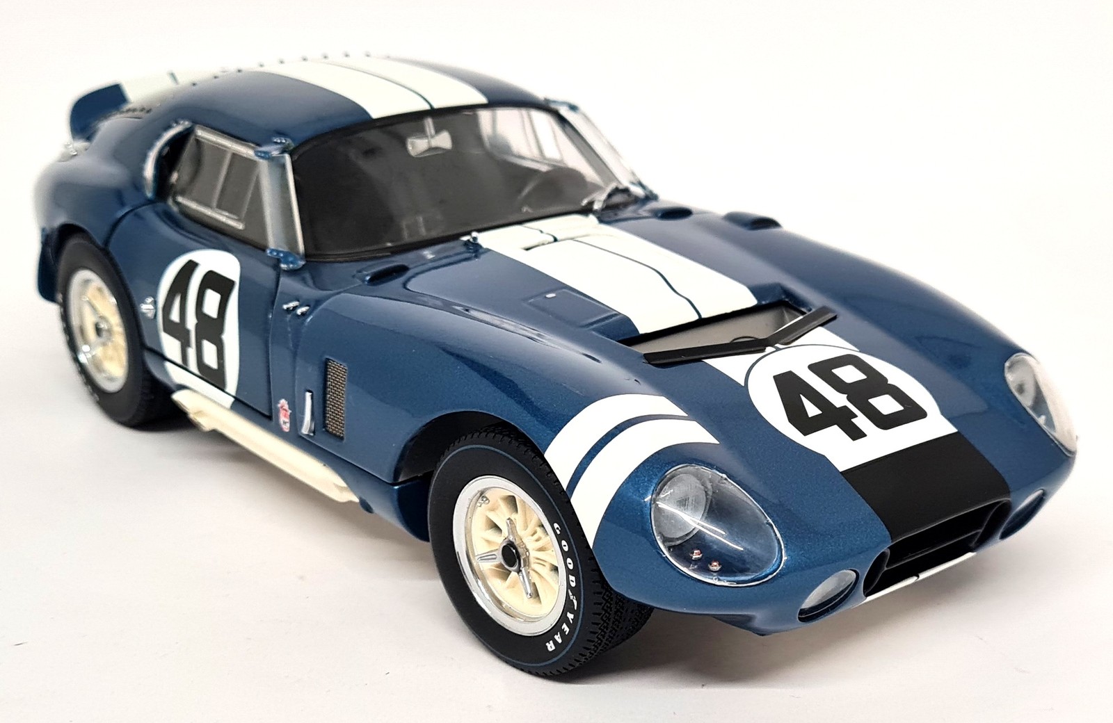 Exoto 1/18 Shelby Cobra Daytona Winner Monza 1000Km 1965 #48 Diecast Model Car