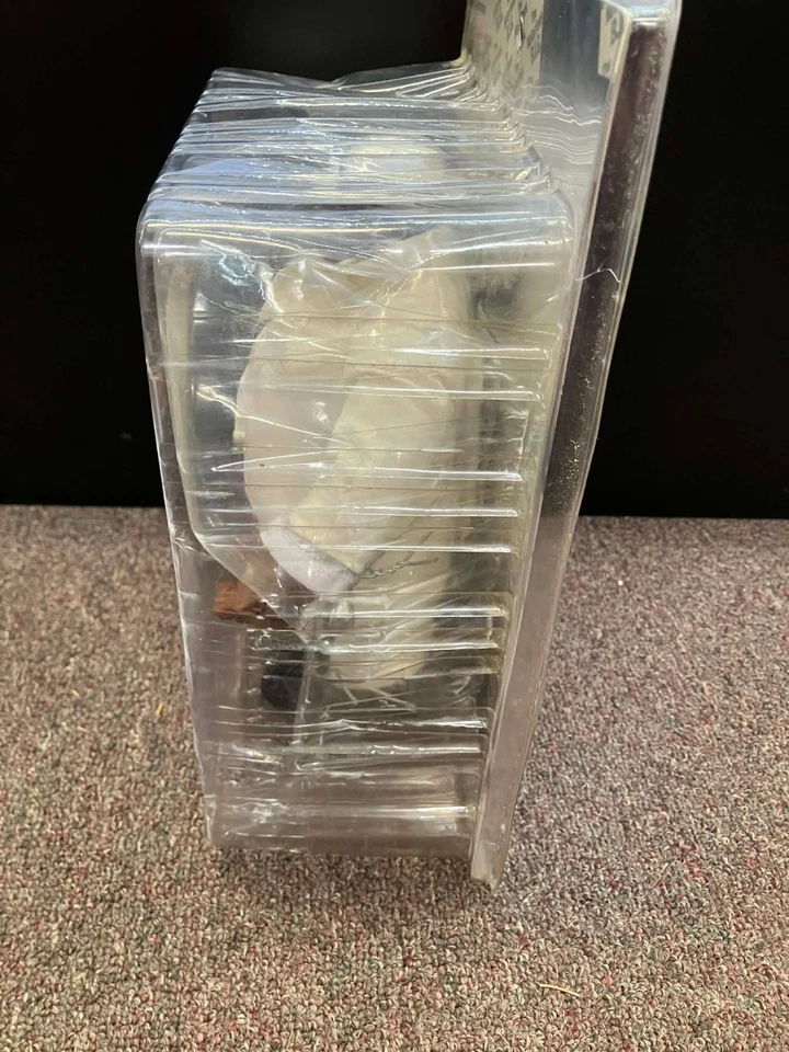 RARE 2006 Mezco 9" Notorious B.I.G. With Beige Suit Action Figure NEW SEALED - Image 3 of 4