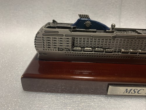Vintage MSC Poesia cruise ship Model, metal and wooden base (S1) - 第 3/9 張圖片