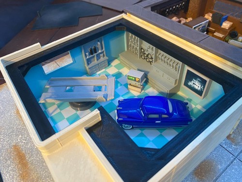 Disney Cars Precision Doc’s Medical Clinic Playset CUSTOM - Picture 8 of 9