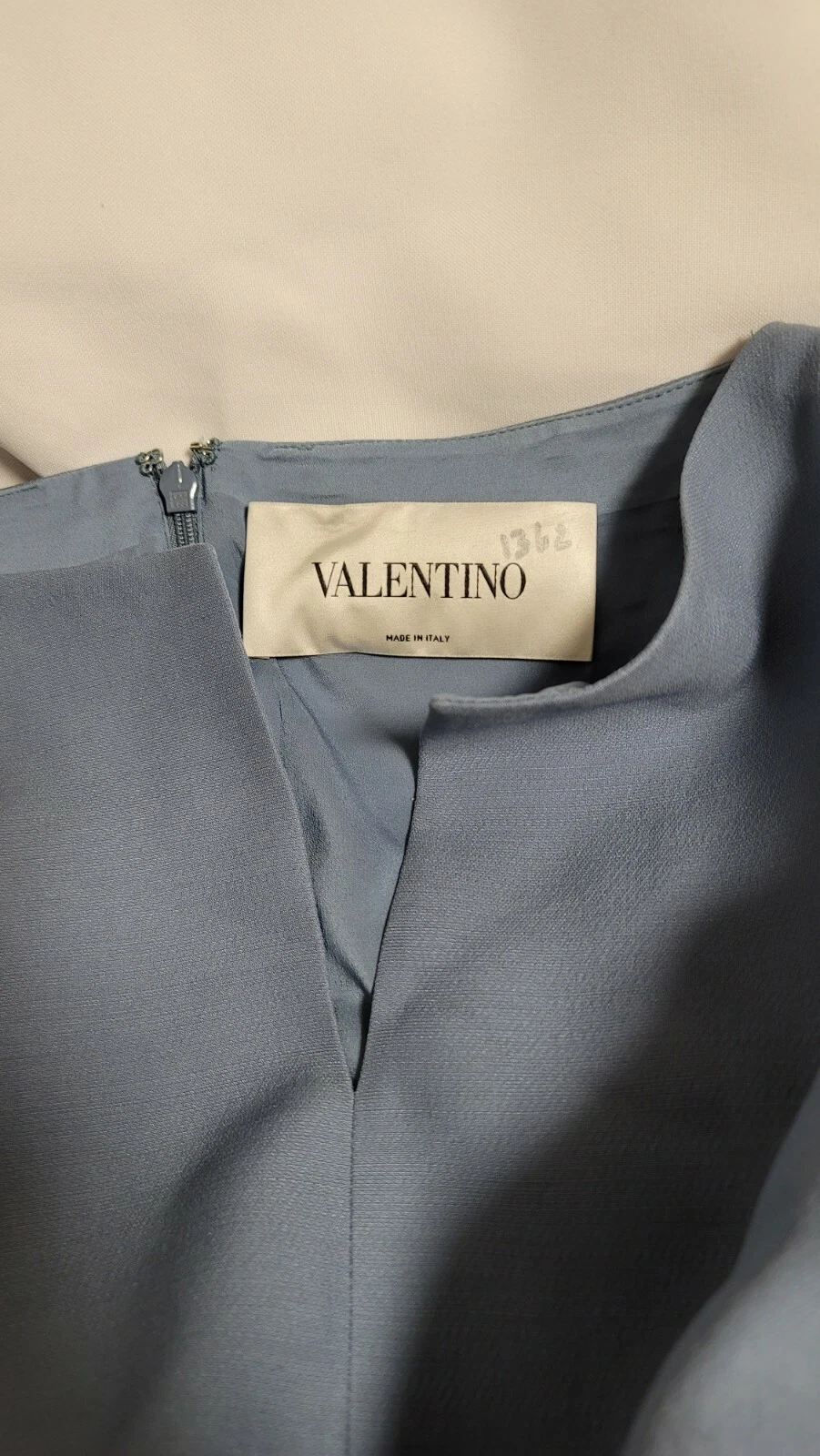 Abito VALENTINO con maniche a campana in lana seta con cintura $3889