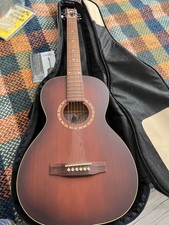 Acoustic Guitar, Art & Lutherie