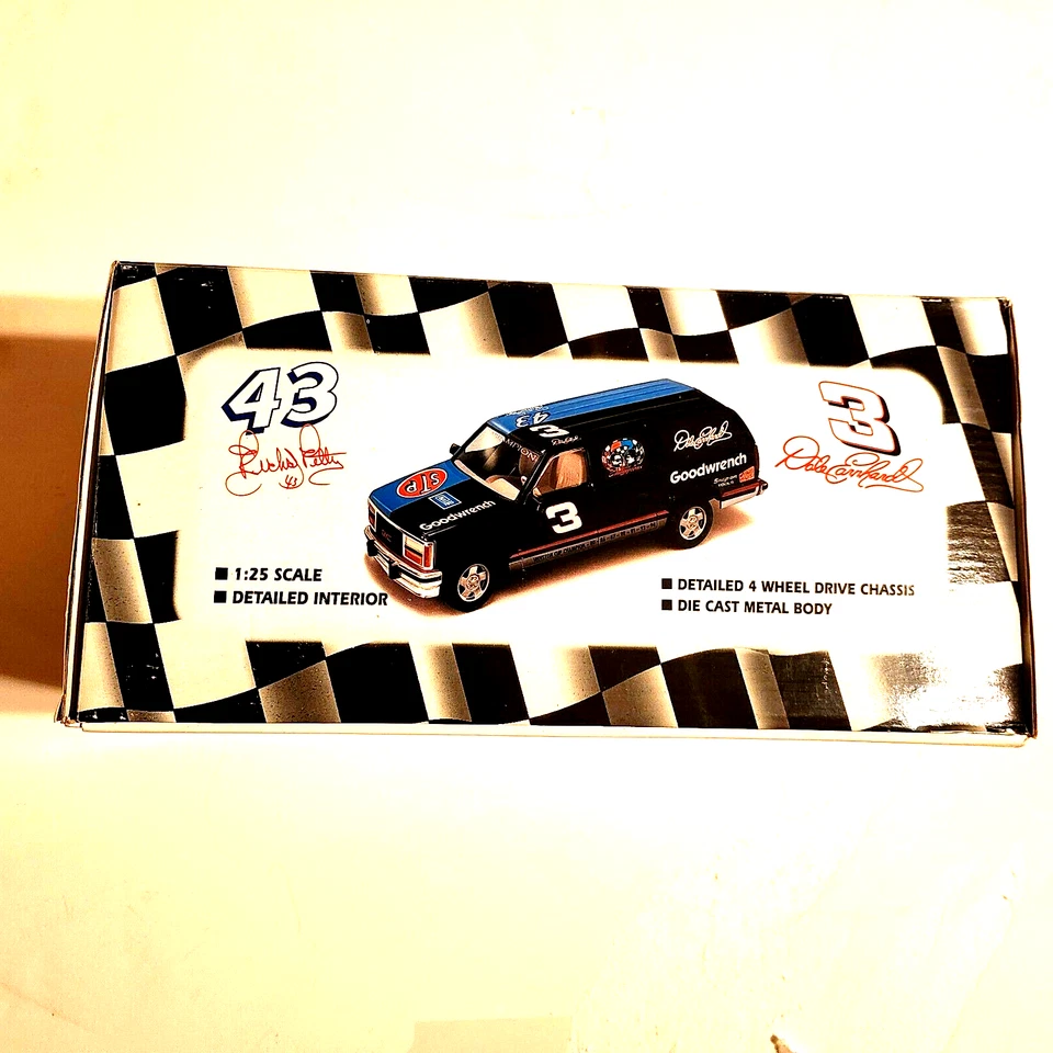 Dale Earnhardt & Richard Petty 7 TIMES Champions Split Nascar Suburban 1994 NIB - Image 3 of 4