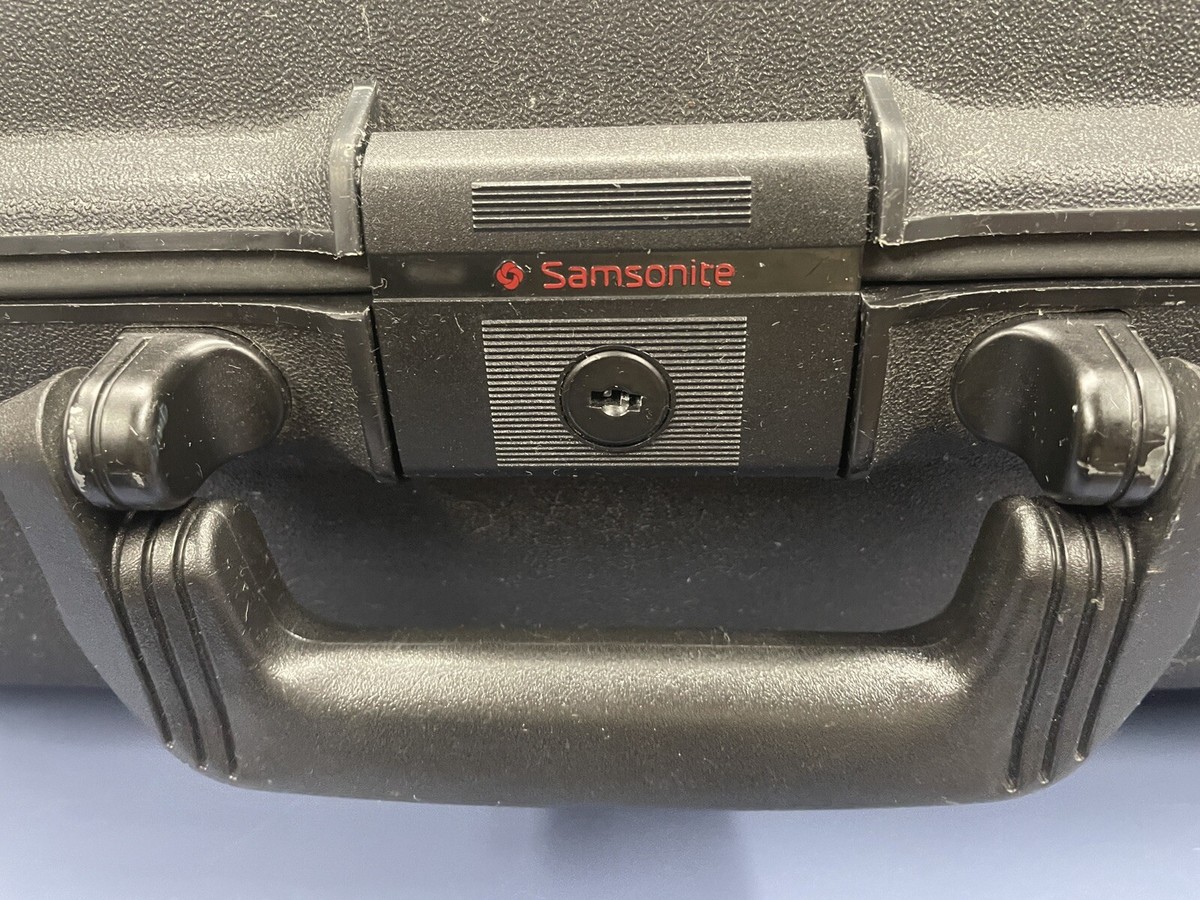 VTG USA 1988 Samsonite Trio 3 Point Latch Cartwheel Hard Shell