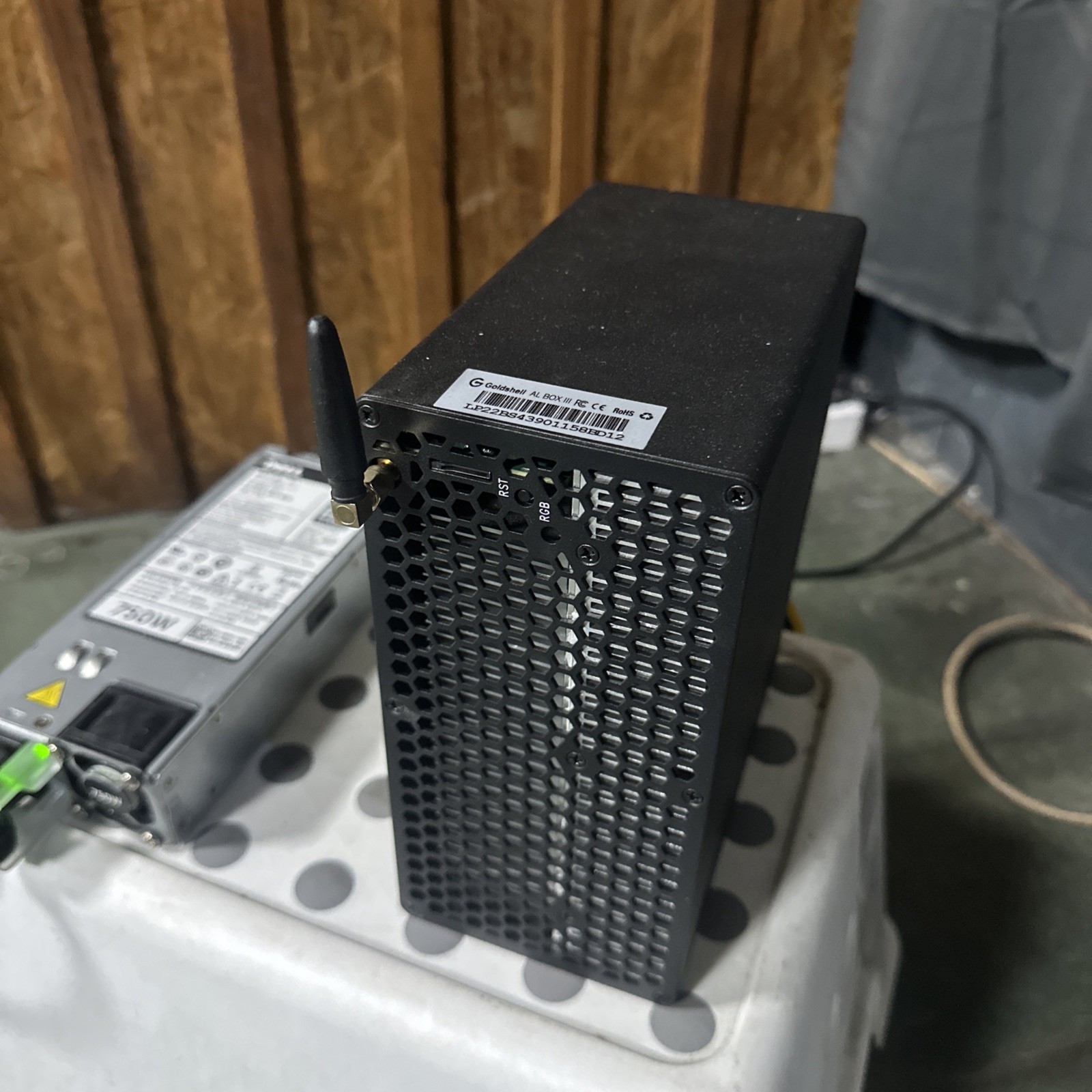 Goldshell AL BOX III + Dell 750w