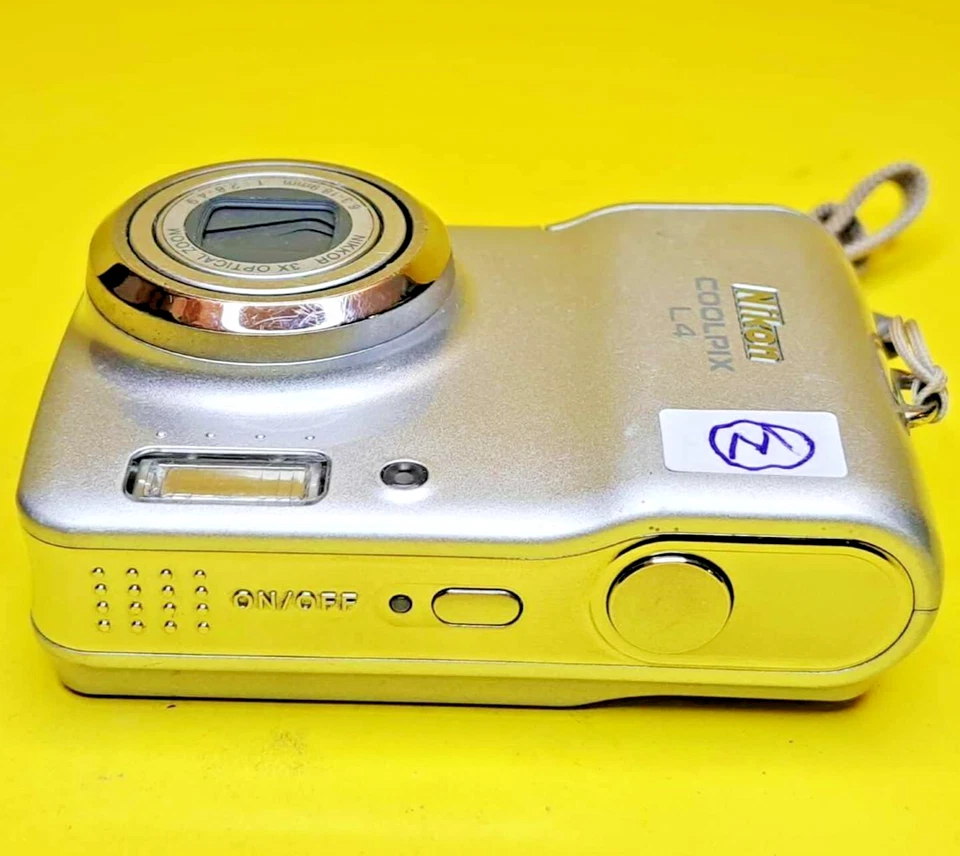 NIKON COOLPIX L4 4MP 2" LCD SCREEN 3X OPTICAL ZOOM COMPACT DIGITAL CAMERA WORKS - Image 3 of 4