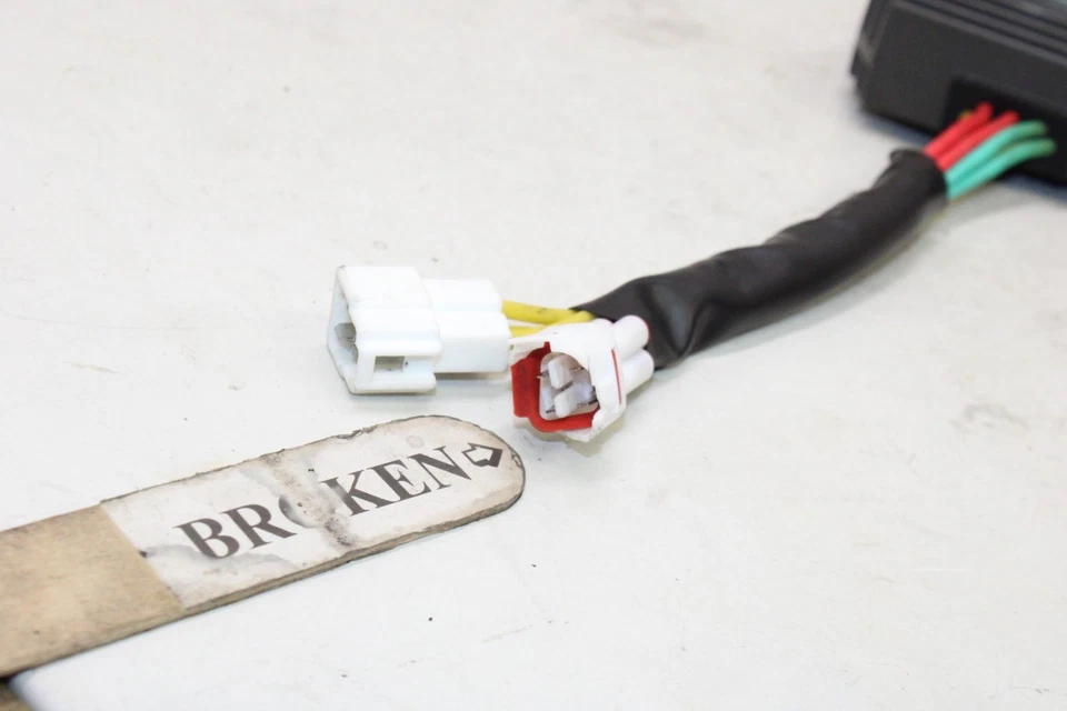 06-07 SUZUKI GSXR 750 OEM RECTIFIER VOLTAGE REGULATOR - Image 2 of 4