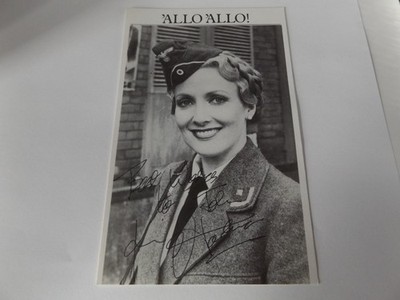 6'' x 4'' FOTOKARTE SIGNIERT VON KIM HARTMAN - ALLO ALLO HELGA