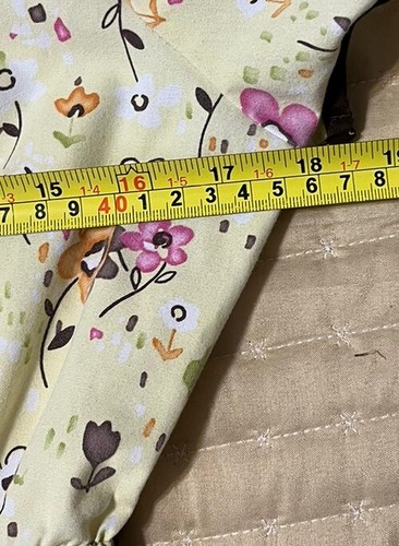 SB Scrub Top Women Small Yellow Flowers Pullover Elastic Waist V Neck - Picture 8 of 12