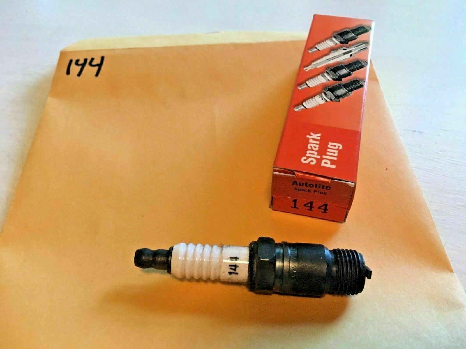 Autolite 144 - Set of 1 Plug  - A1