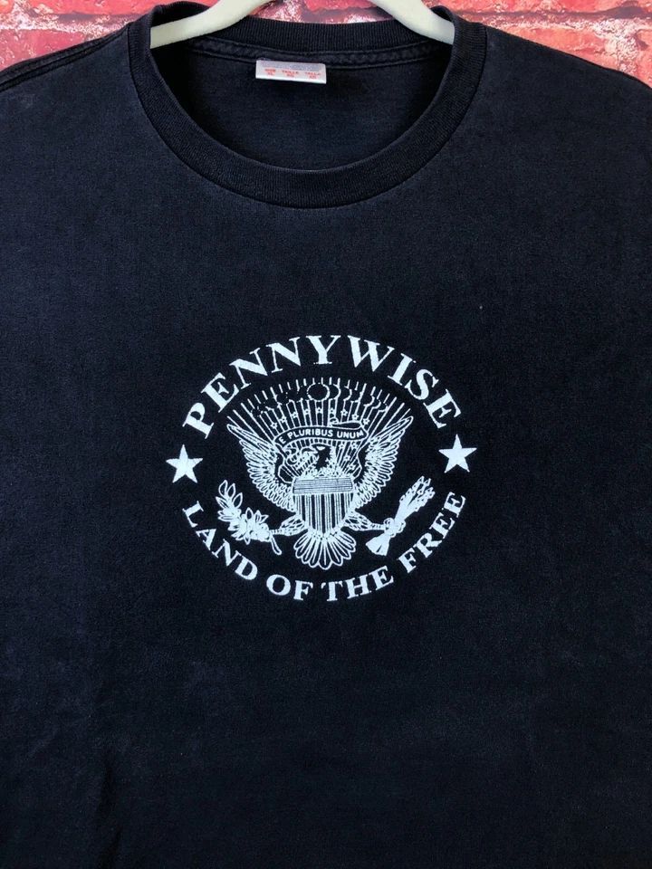 CAMISETA De Colección RARA PENNYWISE LAND OF THE FREE Banda de Punk Rock Gira Talla XL Bonita Foto 2 de 4