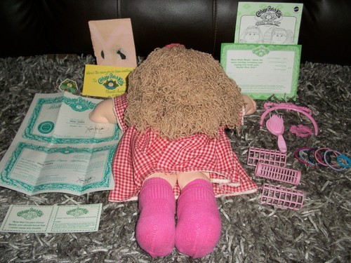 Muñeca Cabbage Patch Kid 1990 primera edición pelo castaño con ojos marrones. Hasbro - Imagen 2 de 2