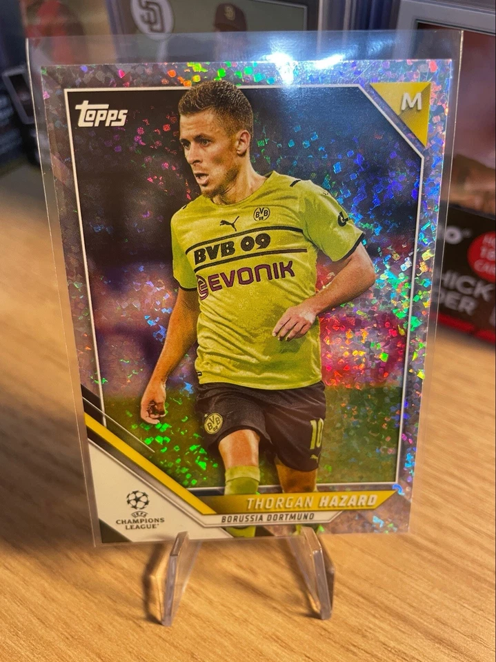 2021-22 TOPPS CHAMPIONS LEAGUE THORGAN HAZARD SPARKLE FOIL PARALLEL #27 DORTMUND - Image 2 of 4
