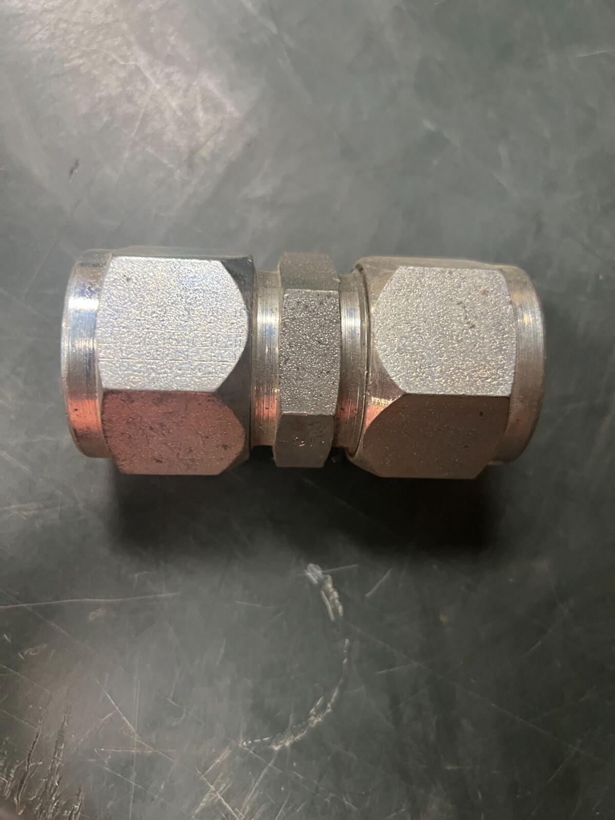 300-16 Lenz 1" compression unions