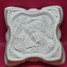 Ancien Dessous De Plat En Plâtre Art Déco Nouveau Portrait Femme Bon Appétit 