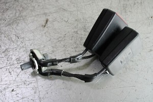 VW Polo 6R 1.4TDI DPF CUS CUSA 55kW Sicherheitsschnallen hinten 6R0857739A