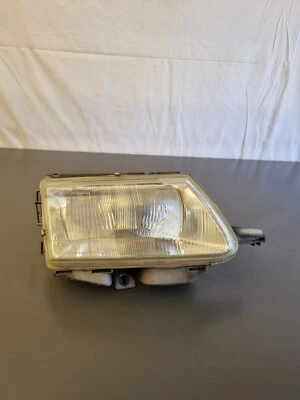 Citroen Saxo / Phare Avant Droit / 88201761 - Photo 1/4
