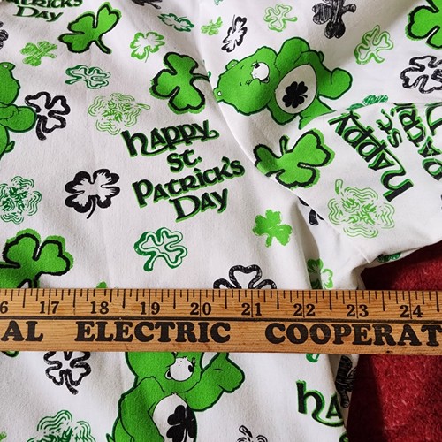 🍀 Care Bears St Patrick’s Day Women's Large Scrub Top Good Luck Bear Nursing - Picture 4 of 7