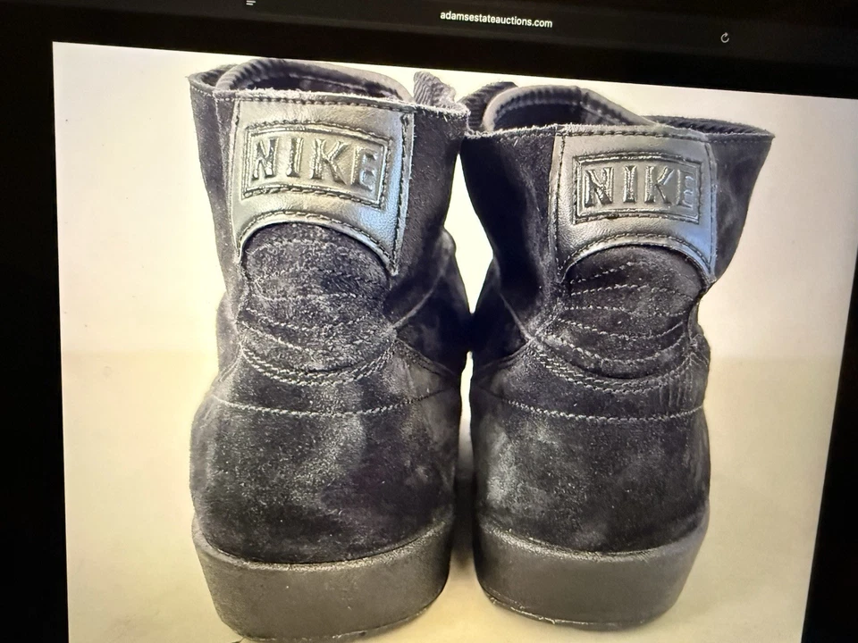 Talla 10 - Air Jordan 2 Retro Deconstruido Triple Negro Foto 2 de 4