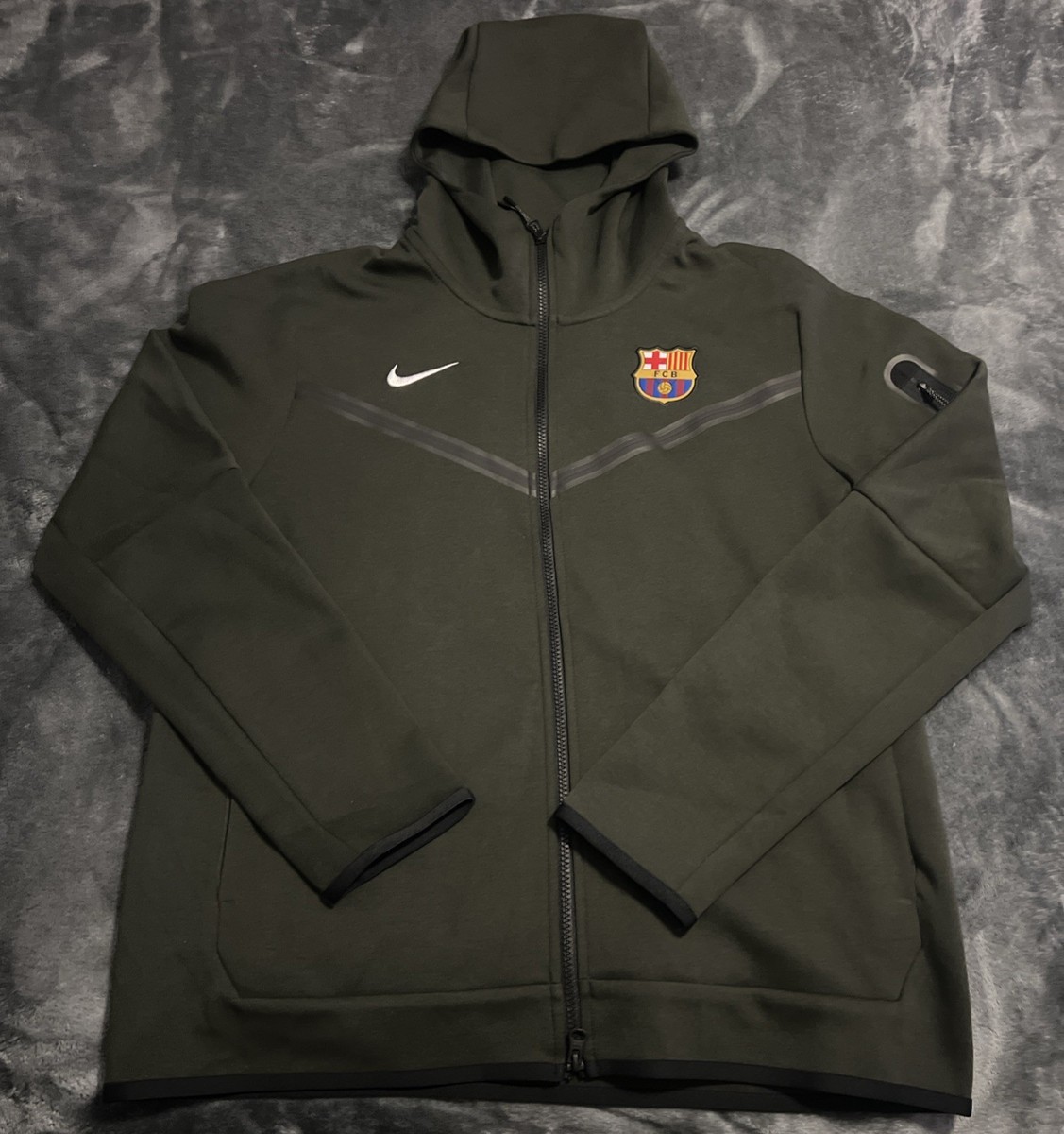 LARGE Nike Olive Barcelona Tech Fleece Full-Zip Hoodie NWOT | eBay