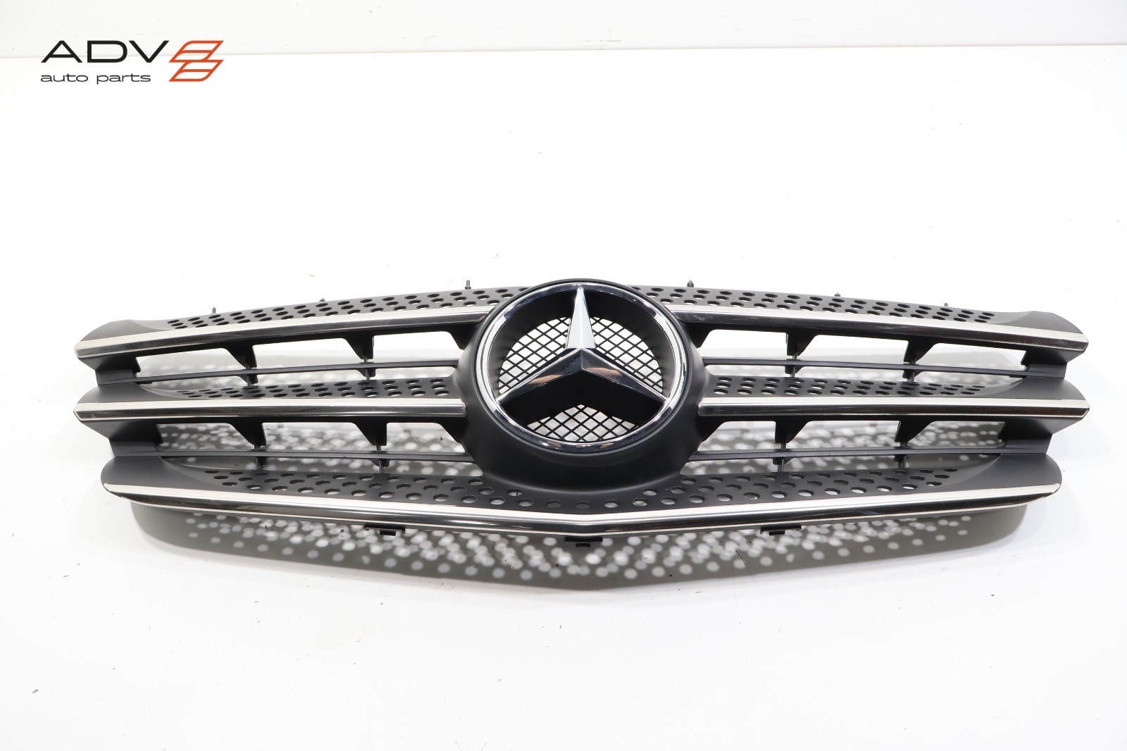 2016 - 2023 MERCEDES METRIS W447 FRONT BUMPER UPPER GRILLE GRILL MOLDING OEM