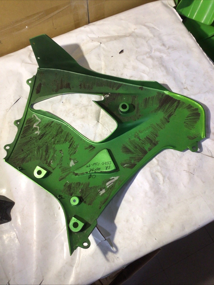 Kawasaki NOS 55028-1361-8n Green RH Right Side Cowling ZX Zx900