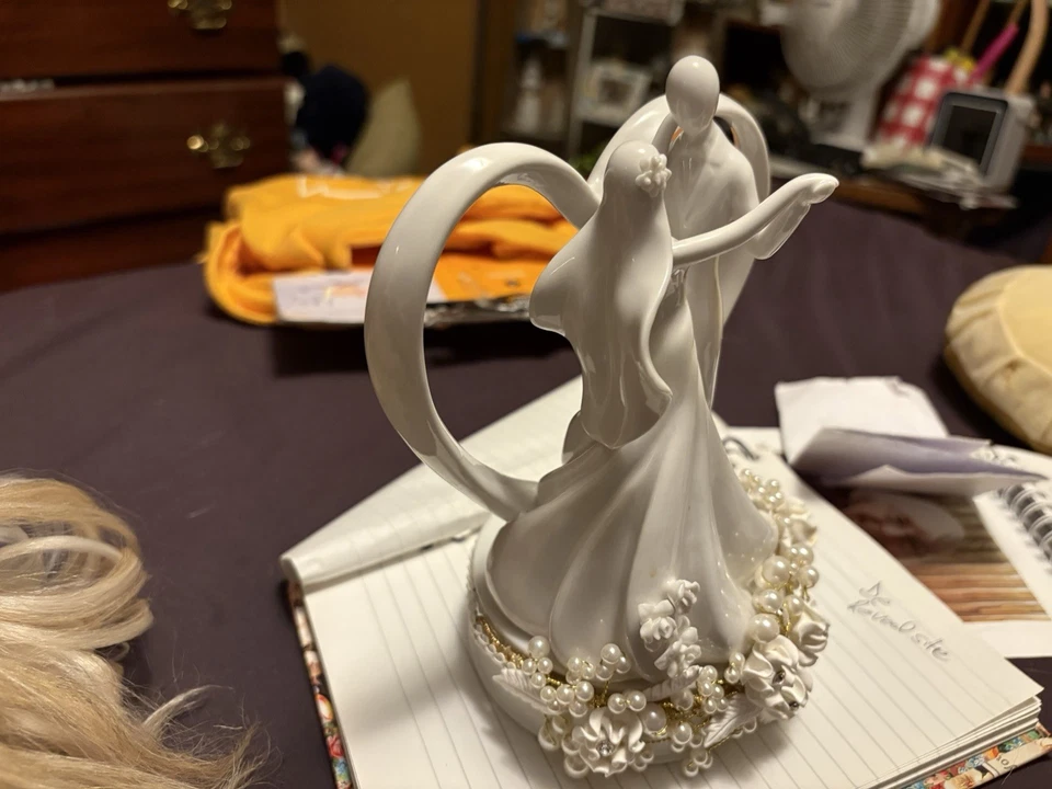 Topper de pastel de boda vintage de perlas rosas y corazón para novia y novio Bella Novia dorado Foto 4 de 4