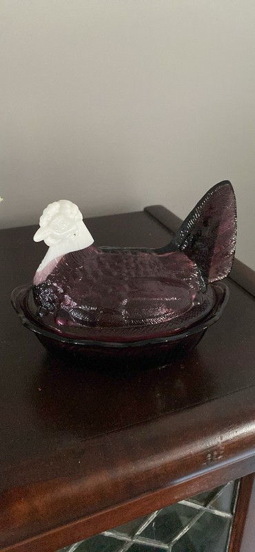 VTG Fenton Hen on Nest - Amethyst Purple & White Slag White Cap - Sticker On