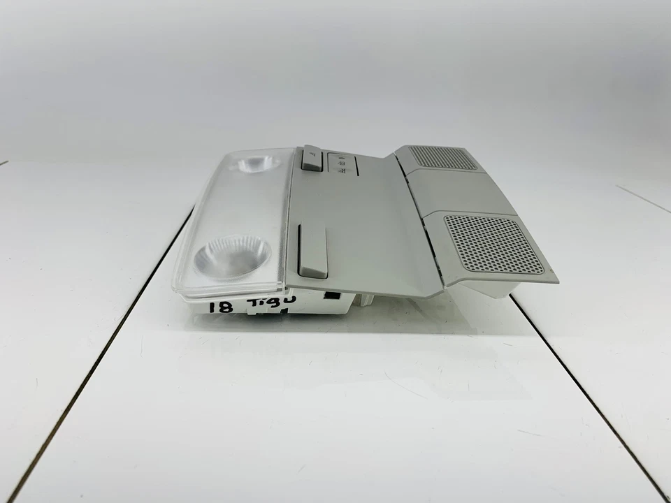 17-18 VOLKSWAGEN TIGUAN LIMITED FRONT UPPER OVERHEAD CONSOLE DOME LAMP OEM - Image 2 of 4