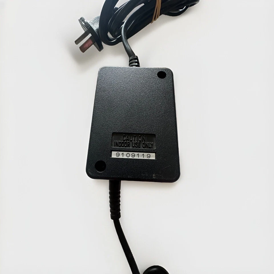 Original Nintendo NES RC Adapter Power Supply & Original Nintendo RF Switch - Image 4 of 4