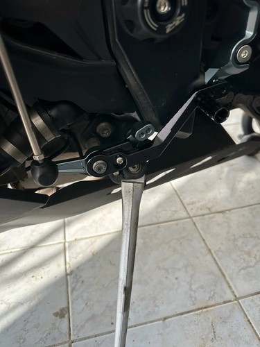 Reposapiés ajustables para BMW M1000RR S1000RR reposapiés clavijas engranaje de freno 2019-2024 - Imagen 14 de 16