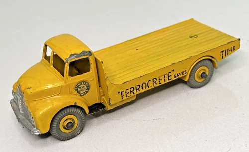 Dinky Toys No. 533 Leyland Comet Cement Wagon "Ferrocrete Portland Cement"